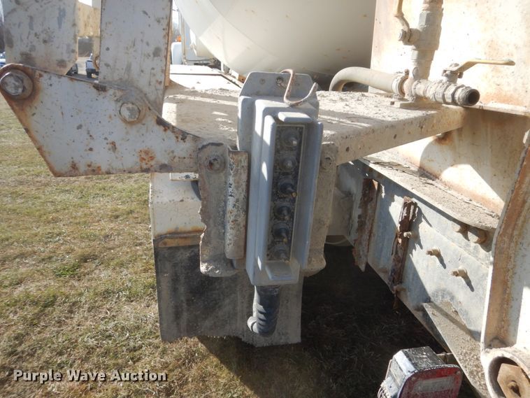 image for item HS9411 1999 International Paystar 5000  ready mix truck