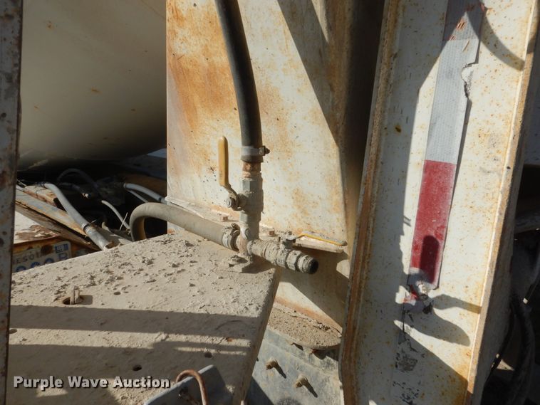 image for item HS9411 1999 International Paystar 5000  ready mix truck