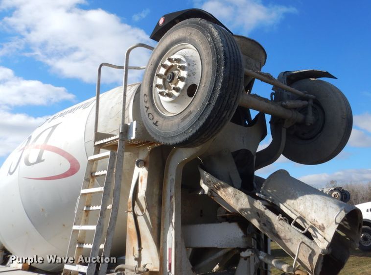 image for item HS9411 1999 International Paystar 5000  ready mix truck