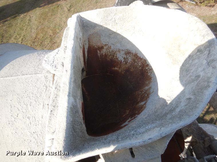 image for item HS9411 1999 International Paystar 5000  ready mix truck