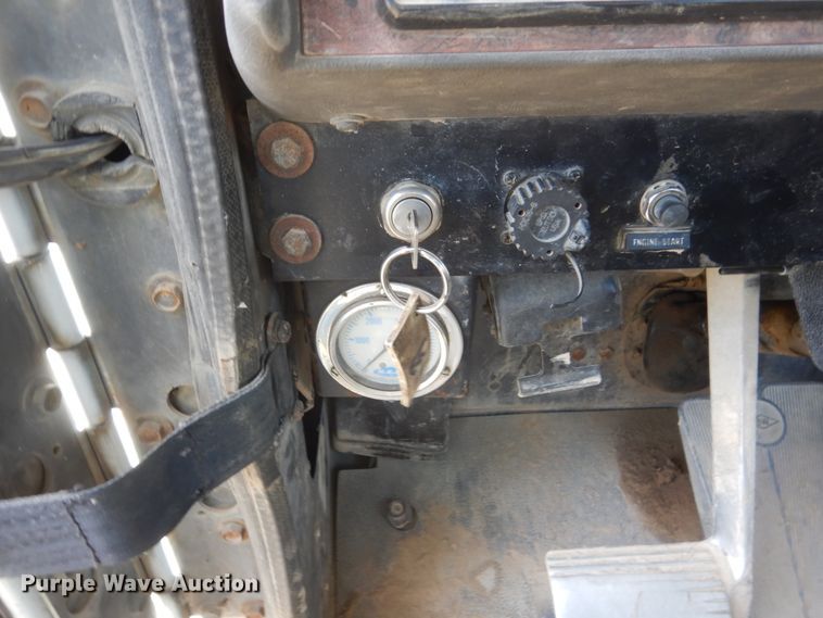 image for item HS9411 1999 International Paystar 5000  ready mix truck