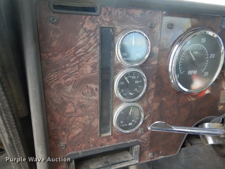 image for item HS9411 1999 International Paystar 5000  ready mix truck