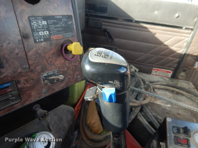 image for item HS9411 1999 International Paystar 5000  ready mix truck