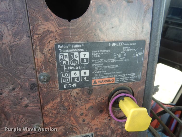 image for item HS9411 1999 International Paystar 5000  ready mix truck