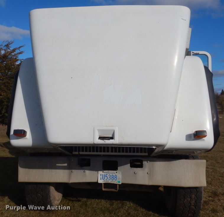 image for item HS9411 1999 International Paystar 5000  ready mix truck