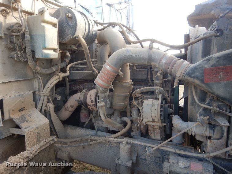 image for item HS9411 1999 International Paystar 5000  ready mix truck