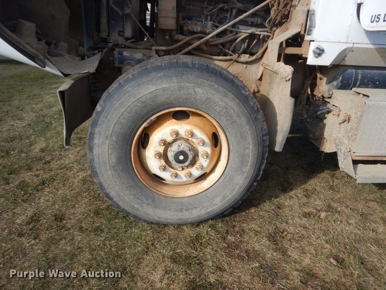 image for item HS9411 1999 International Paystar 5000  ready mix truck