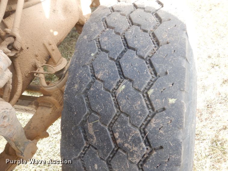 image for item HS9411 1999 International Paystar 5000  ready mix truck