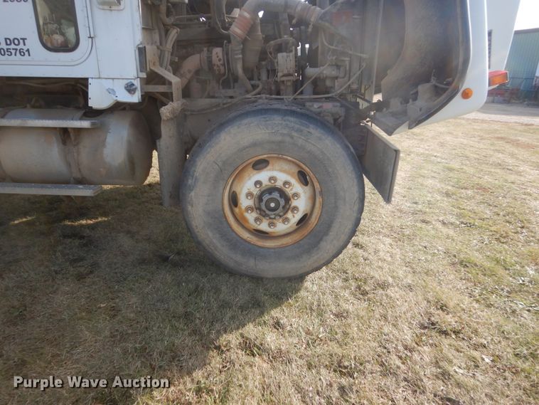 image for item HS9411 1999 International Paystar 5000  ready mix truck