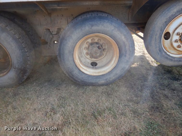 image for item HS9411 1999 International Paystar 5000  ready mix truck