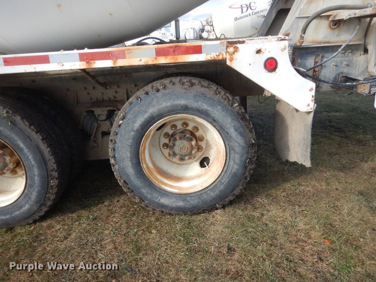 image for item HS9411 1999 International Paystar 5000  ready mix truck