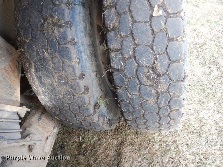 image for item HS9411 1999 International Paystar 5000  ready mix truck