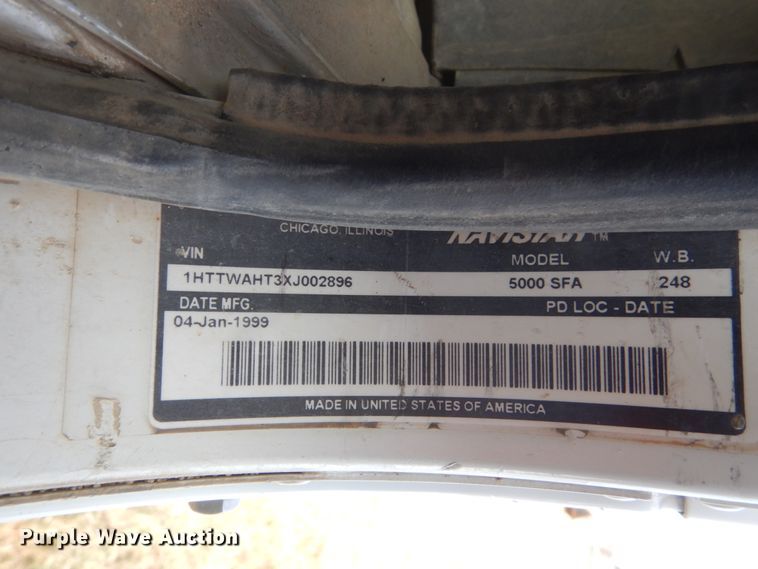 image for item HS9411 1999 International Paystar 5000  ready mix truck