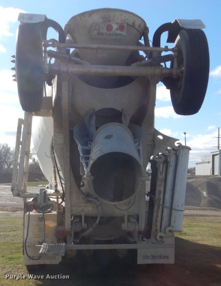 image for item HS9412 1999 International Paystar 5000  ready mix truck