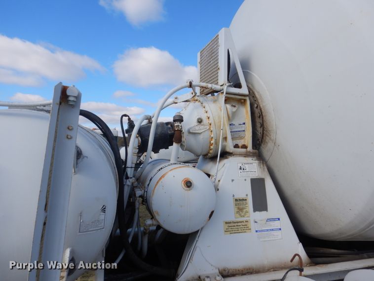 image for item HS9412 1999 International Paystar 5000  ready mix truck