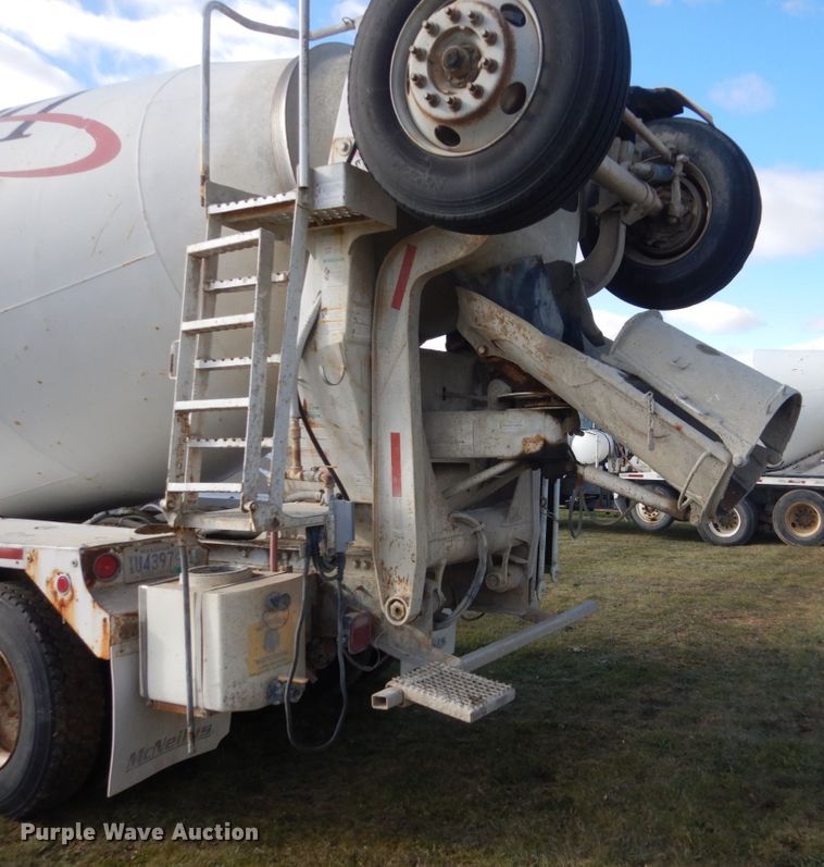 image for item HS9412 1999 International Paystar 5000  ready mix truck