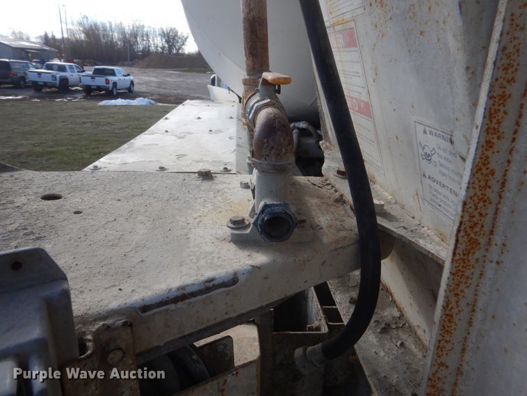 image for item HS9412 1999 International Paystar 5000  ready mix truck