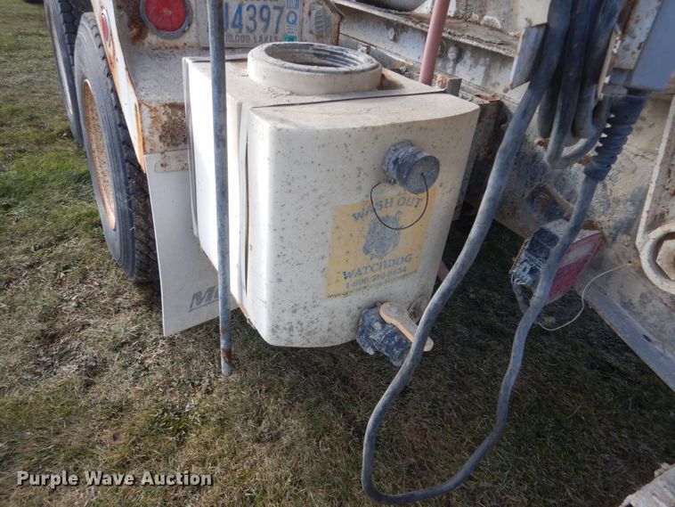 image for item HS9412 1999 International Paystar 5000  ready mix truck