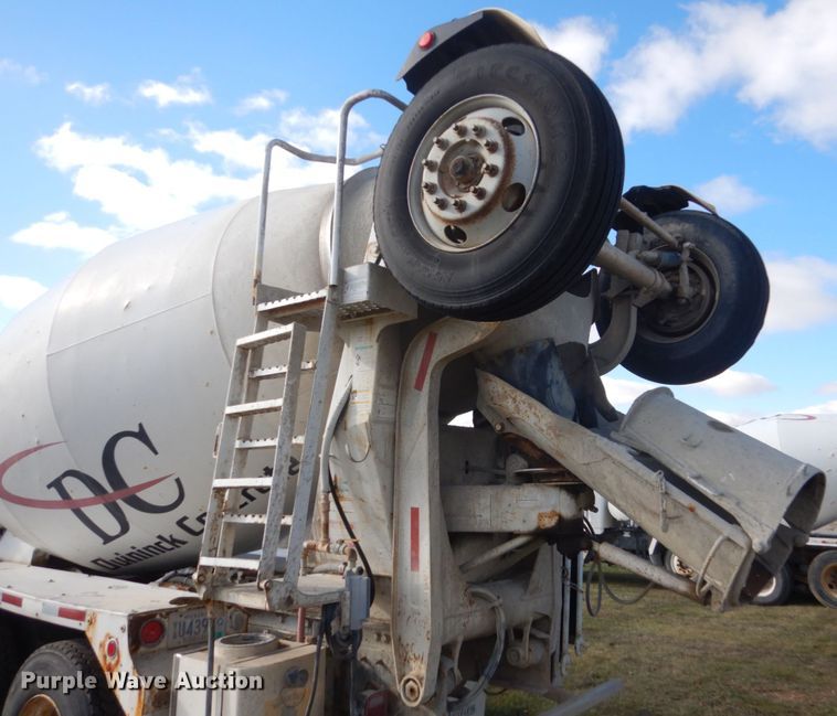 image for item HS9412 1999 International Paystar 5000  ready mix truck