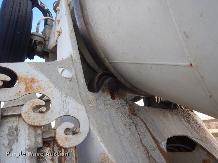 image for item HS9412 1999 International Paystar 5000  ready mix truck