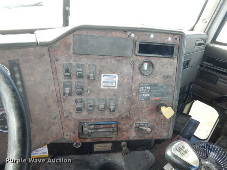 image for item HS9412 1999 International Paystar 5000  ready mix truck