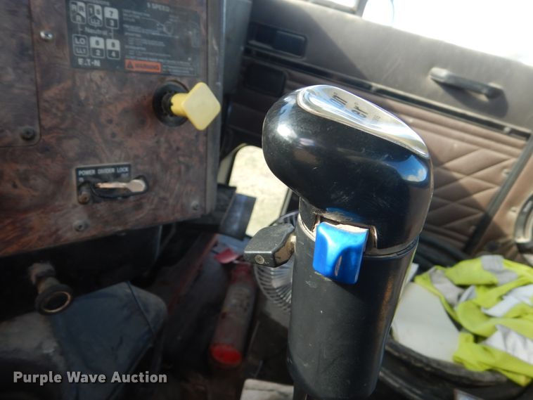 image for item HS9412 1999 International Paystar 5000  ready mix truck