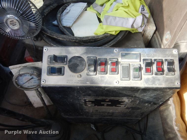 image for item HS9412 1999 International Paystar 5000  ready mix truck