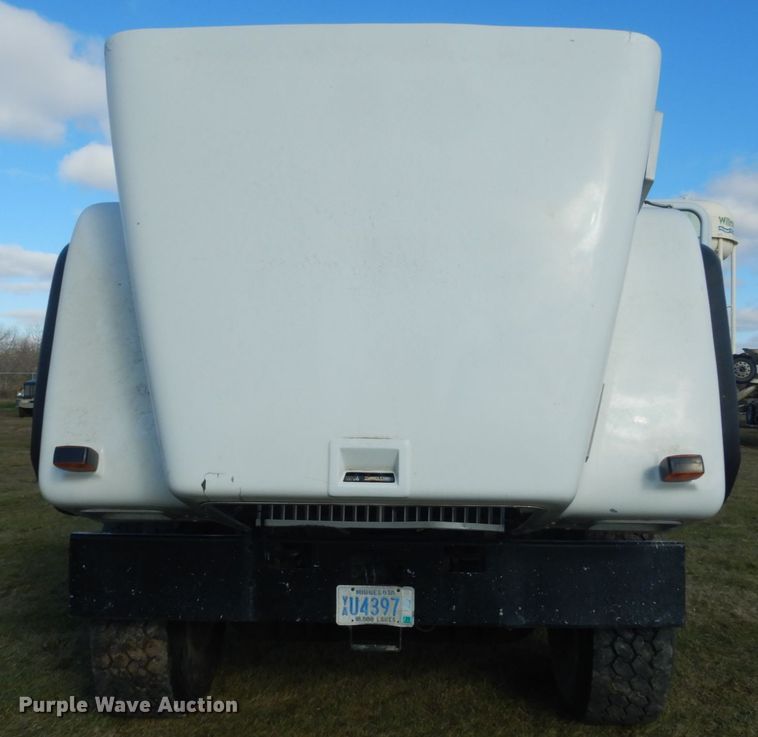 image for item HS9412 1999 International Paystar 5000  ready mix truck