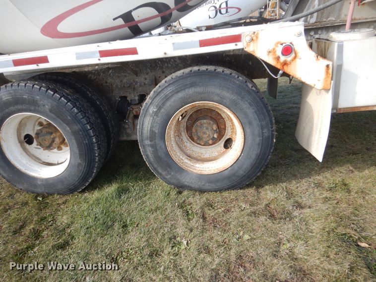 image for item HS9412 1999 International Paystar 5000  ready mix truck