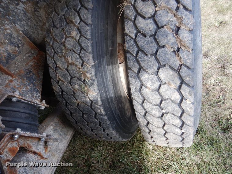 image for item HS9412 1999 International Paystar 5000  ready mix truck