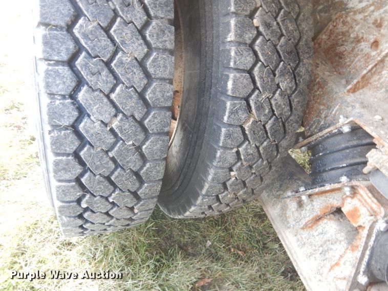 image for item HS9412 1999 International Paystar 5000  ready mix truck