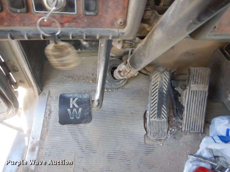 image for item HS9413 2006 Kenworth W900  ready mix truck