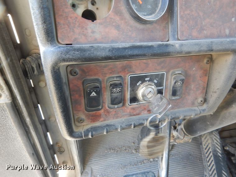 image for item HS9413 2006 Kenworth W900  ready mix truck