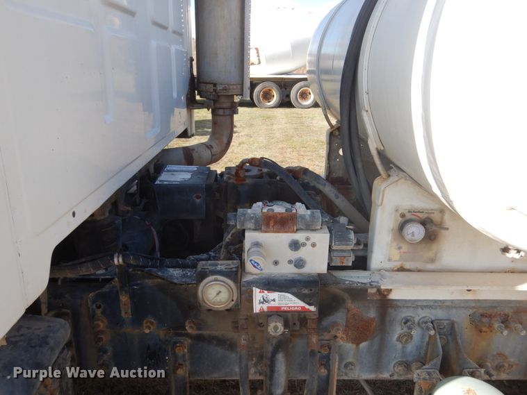 image for item HS9414 2005 Sterling L-Line  ready mix truck