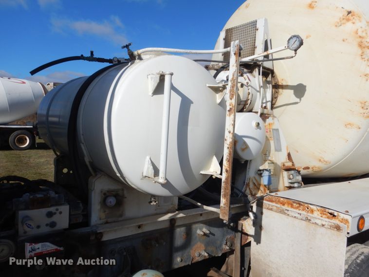 image for item HS9414 2005 Sterling L-Line  ready mix truck