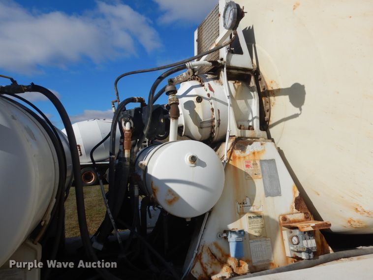 image for item HS9414 2005 Sterling L-Line  ready mix truck