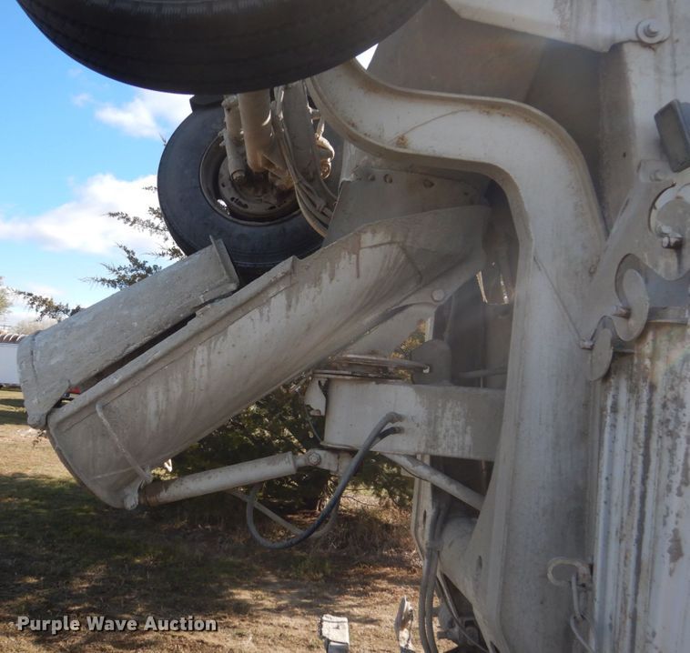 image for item HS9414 2005 Sterling L-Line  ready mix truck