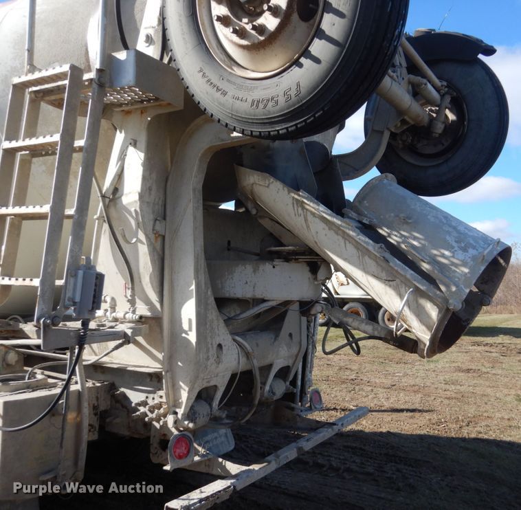 image for item HS9414 2005 Sterling L-Line  ready mix truck