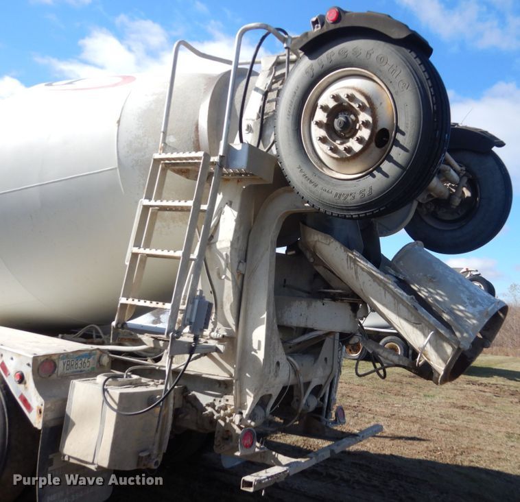 image for item HS9414 2005 Sterling L-Line  ready mix truck