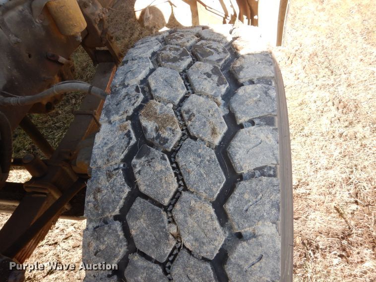 image for item HS9414 2005 Sterling L-Line  ready mix truck