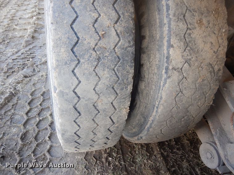 image for item HS9414 2005 Sterling L-Line  ready mix truck