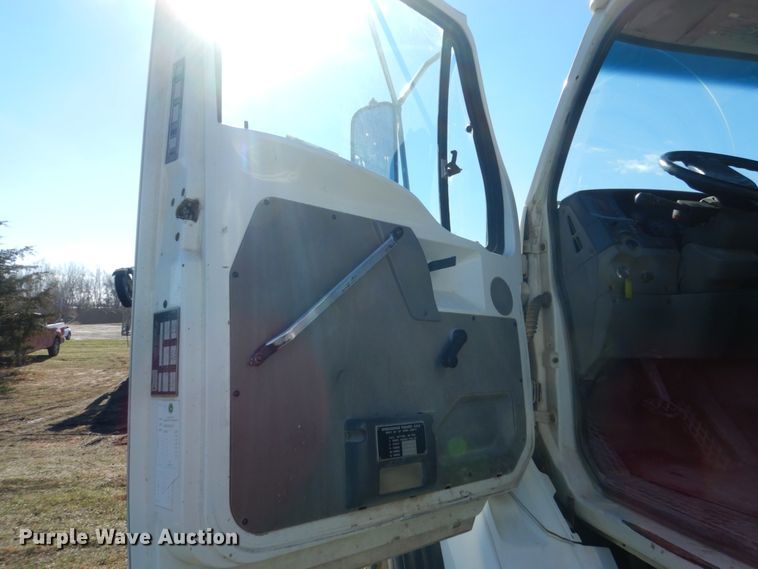 image for item HS9415 1999 Sterling L-Line  ready mix truck