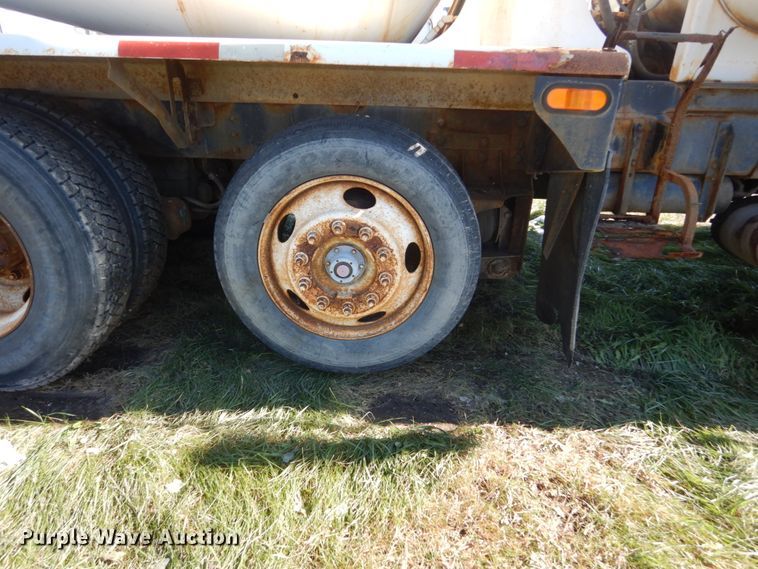 image for item HS9415 1999 Sterling L-Line  ready mix truck