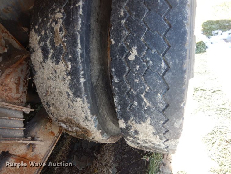 image for item HS9415 1999 Sterling L-Line  ready mix truck