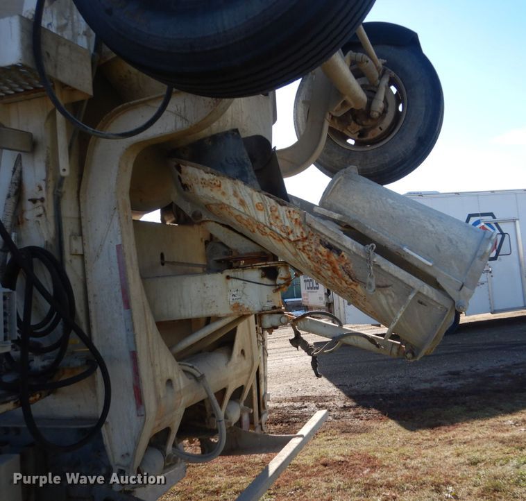 image for item HS9417 2004 Sterling L-Line  ready mix truck