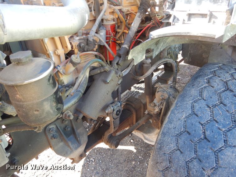 image for item HS9417 2004 Sterling L-Line  ready mix truck