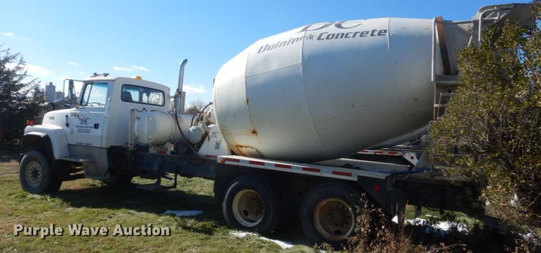 image for item HS9420 1995 Ford L9000  ready mix truck