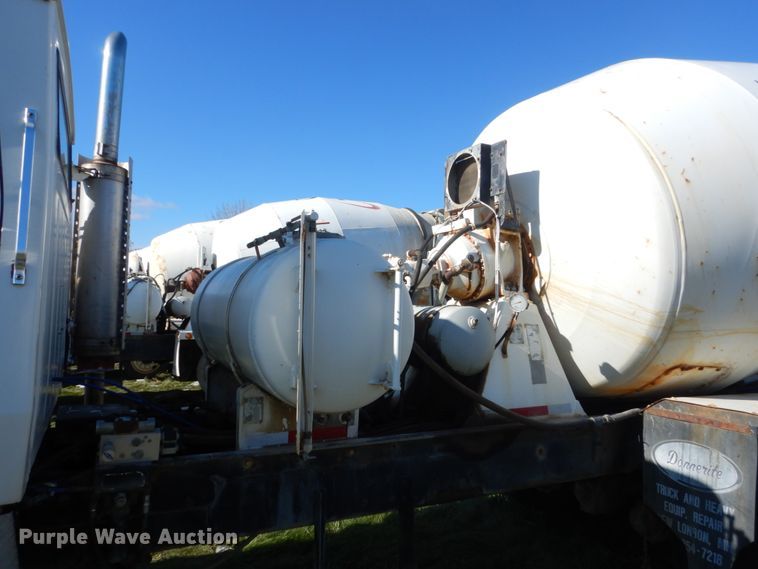 image for item HS9420 1995 Ford L9000  ready mix truck