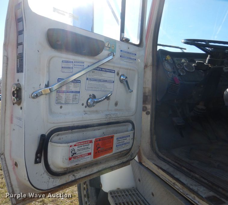 image for item HS9420 1995 Ford L9000  ready mix truck