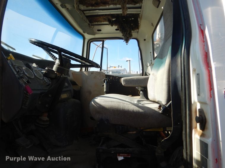 image for item HS9420 1995 Ford L9000  ready mix truck